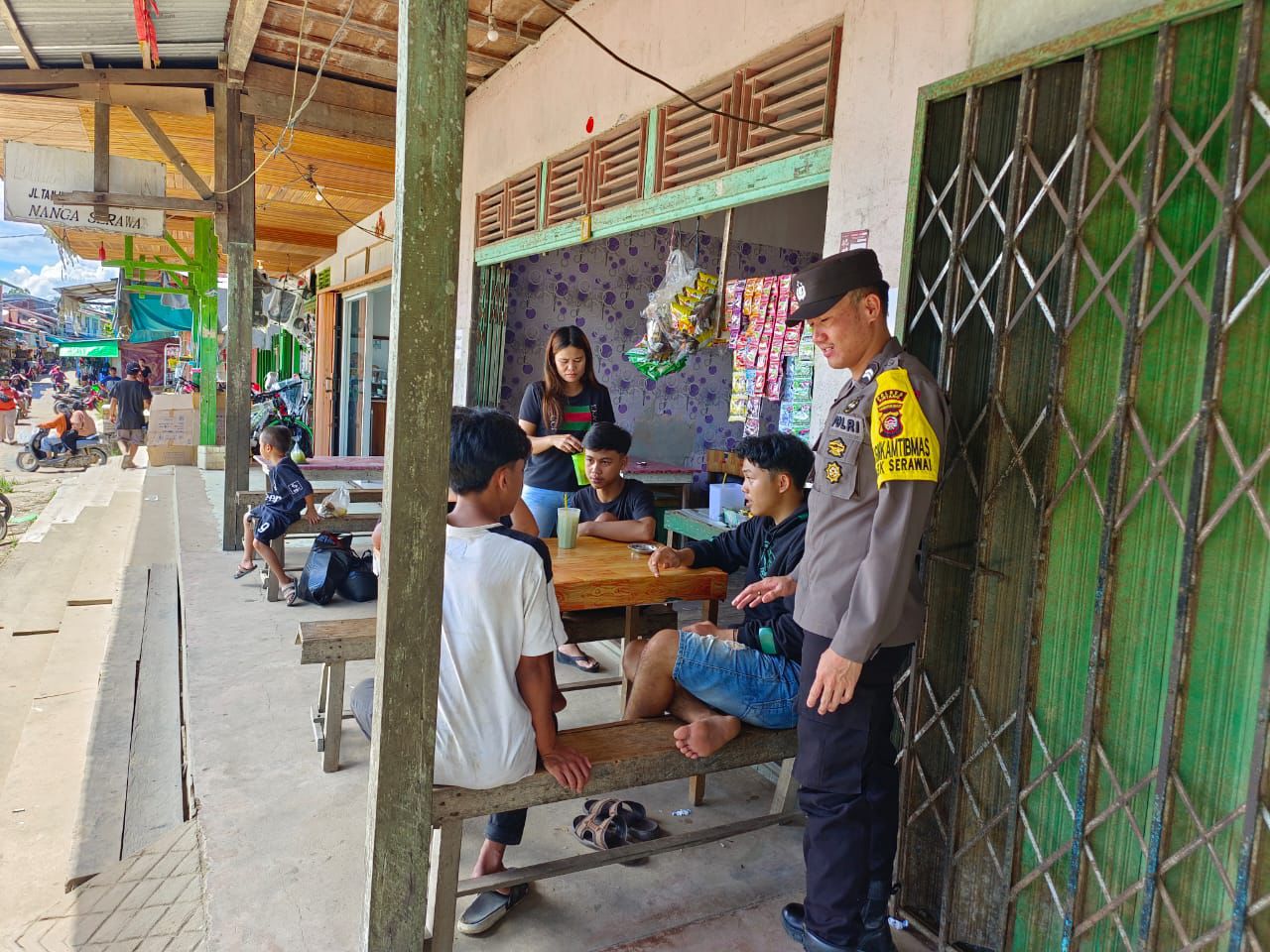 Bhabinkamtibmas Polsek Serawai Berikan Himbauan Waspada Musim Kemarau