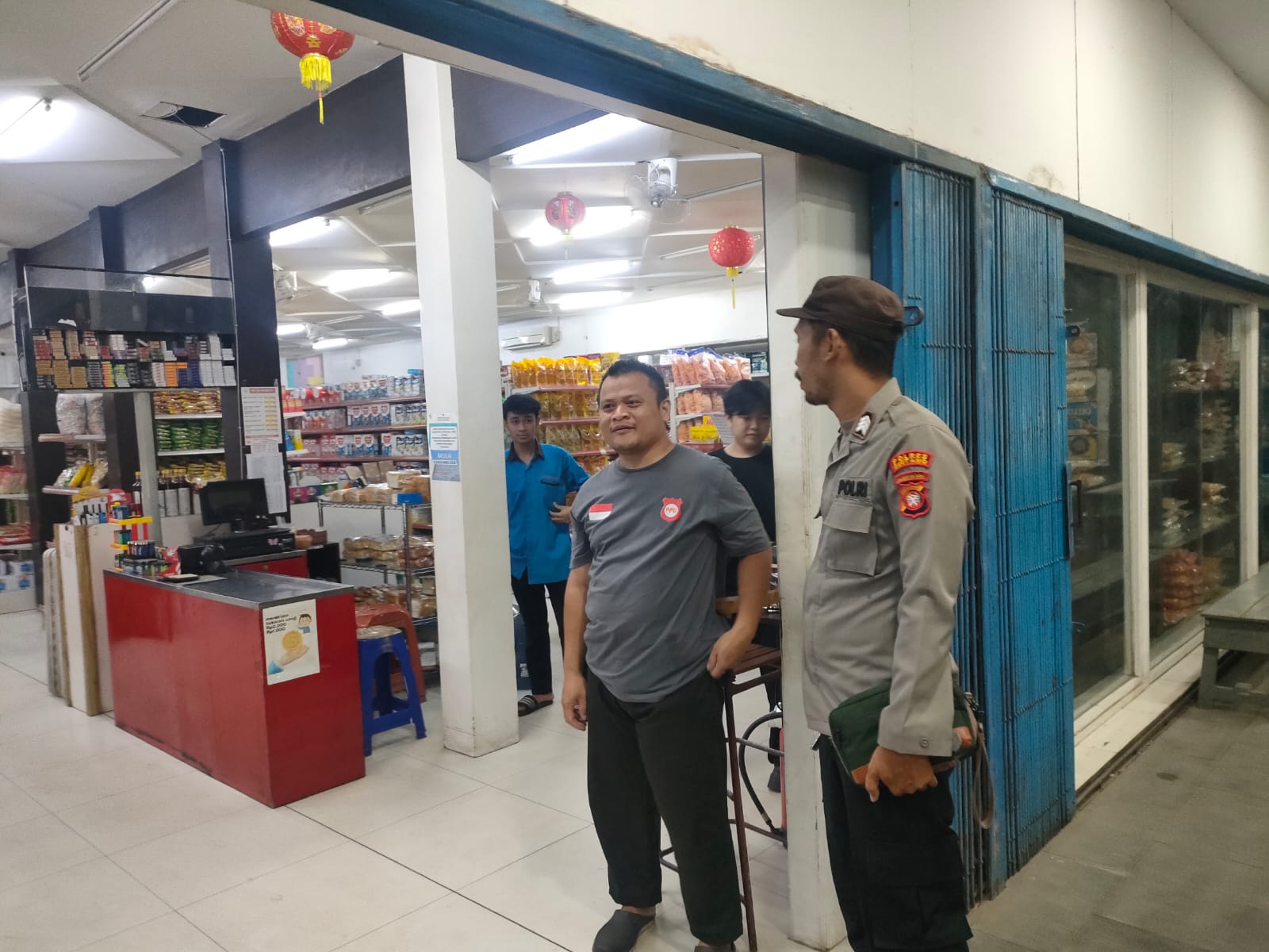 Patroli Dialogis Polsek Sintang Kota, Wujud Kehadiran Polri dalam Menciptakan Kamtibmas Kondusif di Tengah Masyarakat