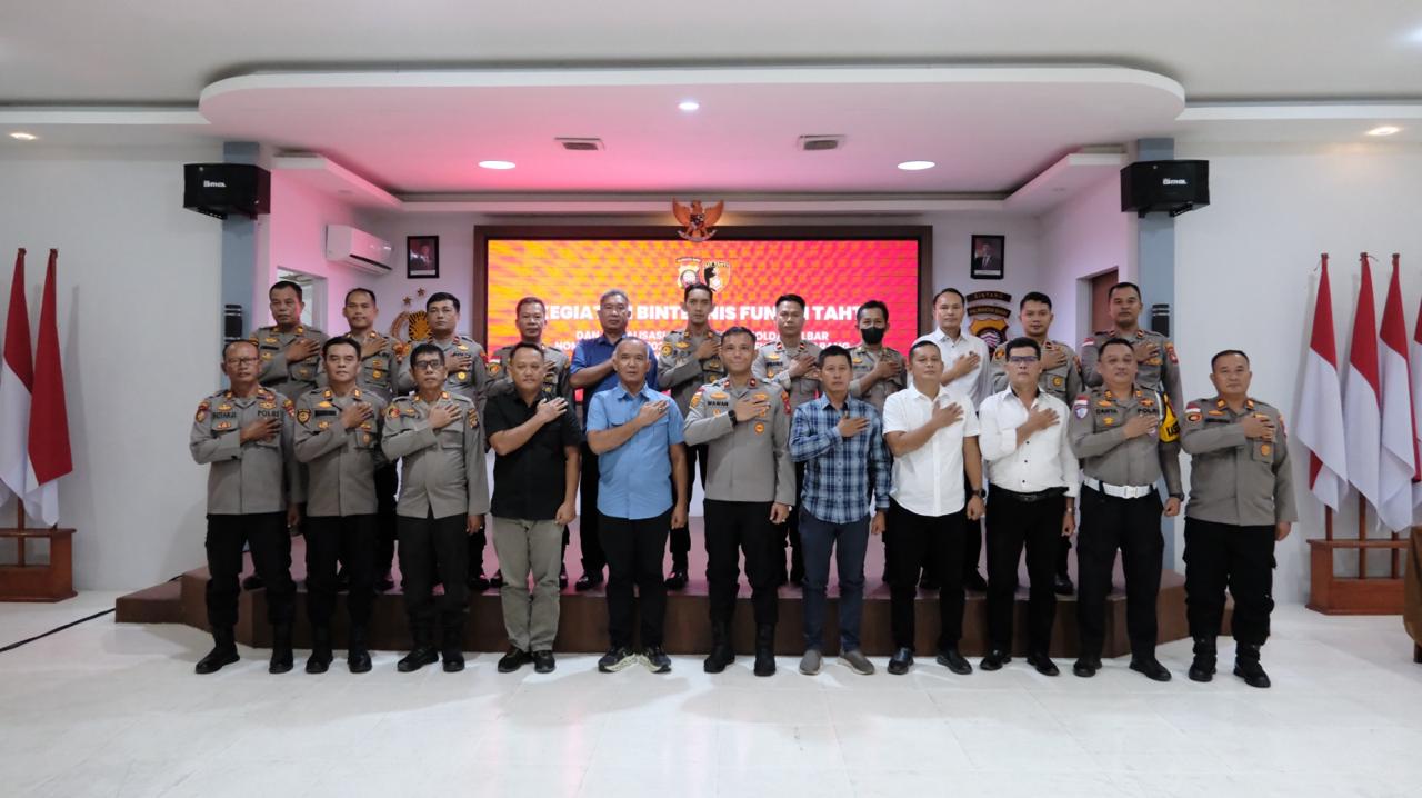 *Dittahti Polda Kalbar Gelar Binteknis dan Sosialisasi Peraturan Kapolda Kalbar di Polres Sintang*