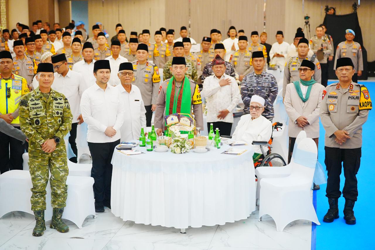 Safari Ramadhan di Jatim, Kapolri Ajak Seluruh Elemen Bersatu Jaga Kamtibmas-Dukung Program Presiden