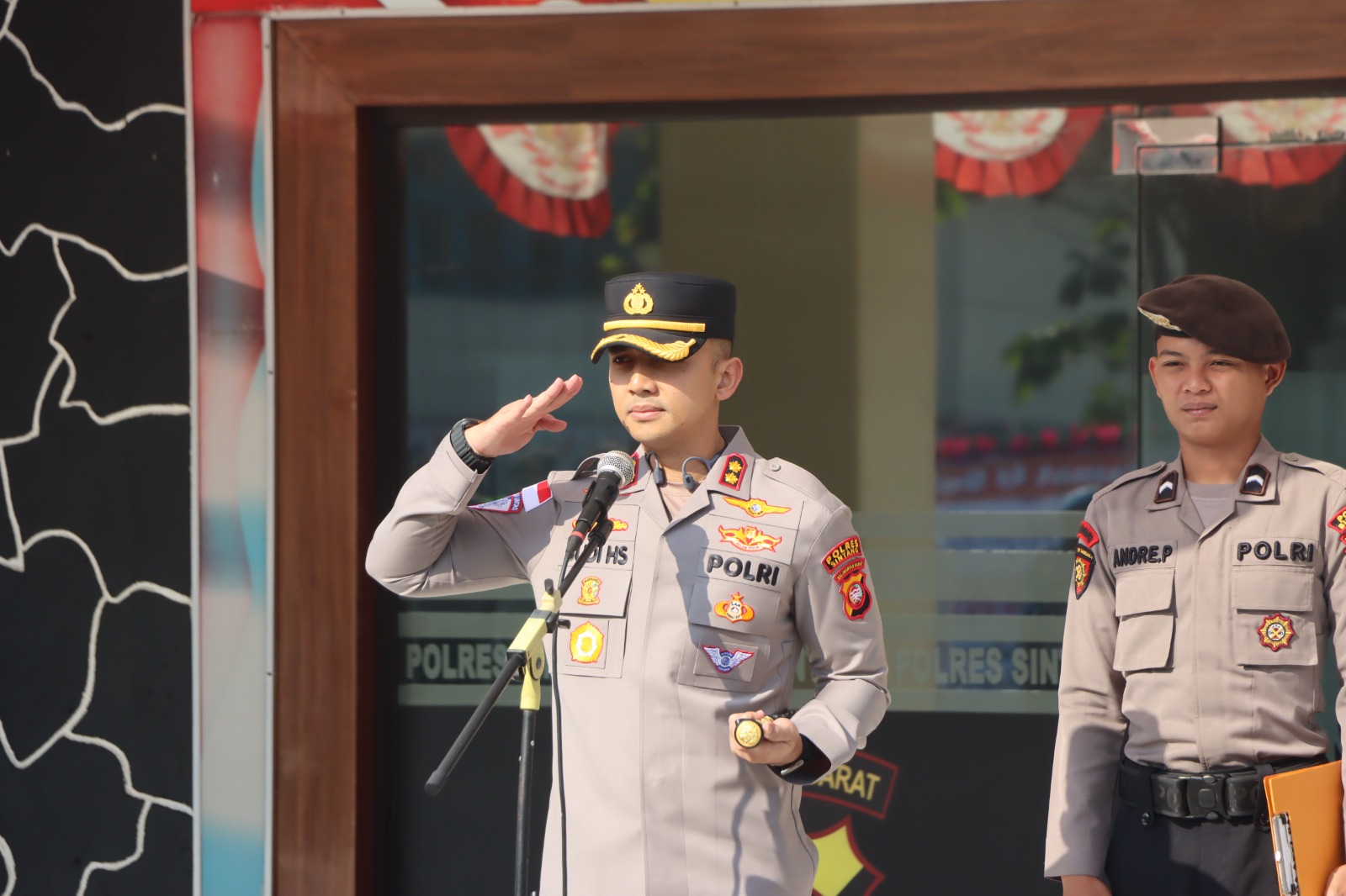 Jam Pimpinan, Kapolres Sintang Tekankan, Personil Laksanakan Tugas Kepolisian Dengan Tulus dan Ikhlas