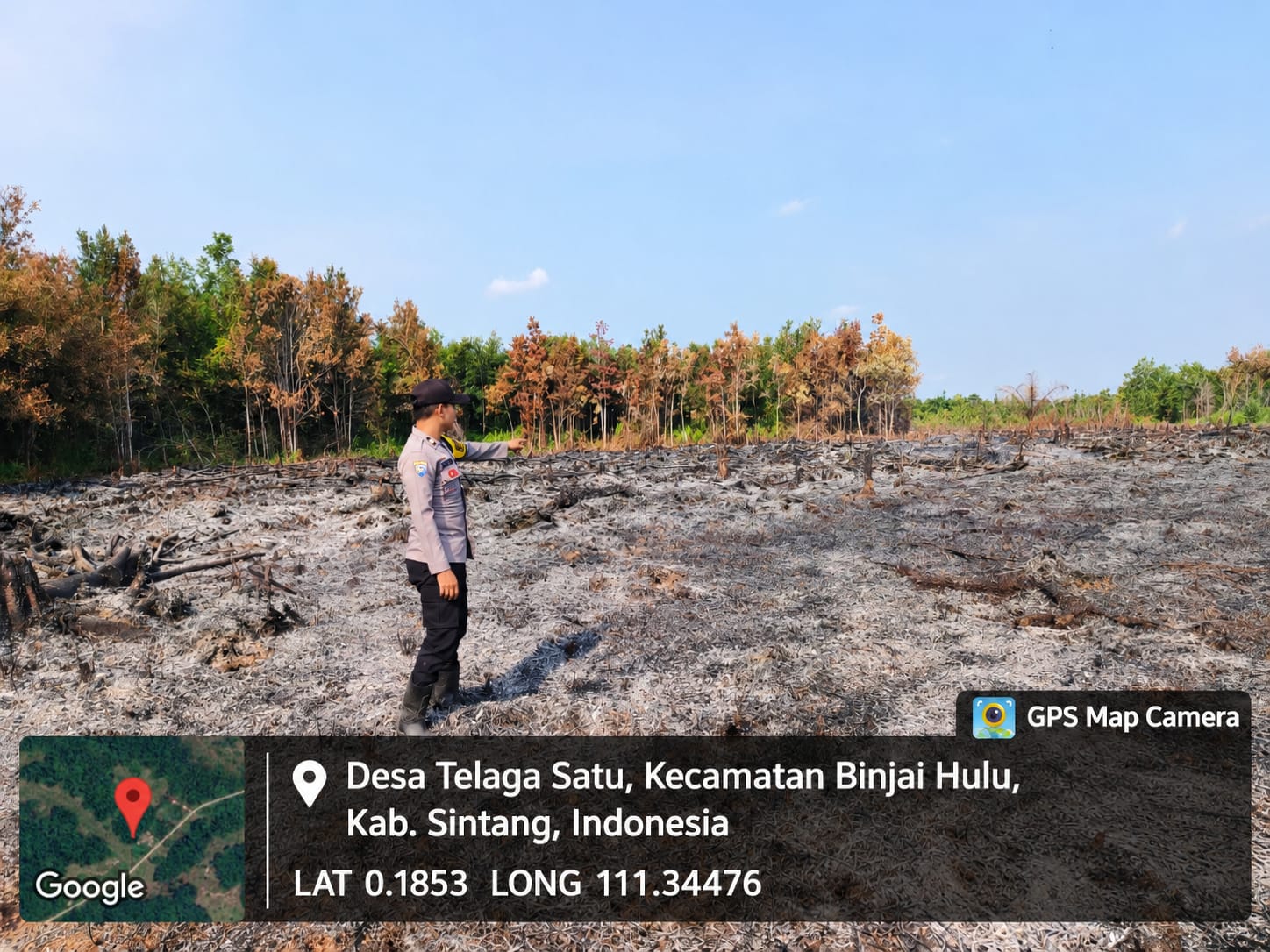 Polsek Binjai Hulu Padamkan Karhutla di Desa Telaga Satu